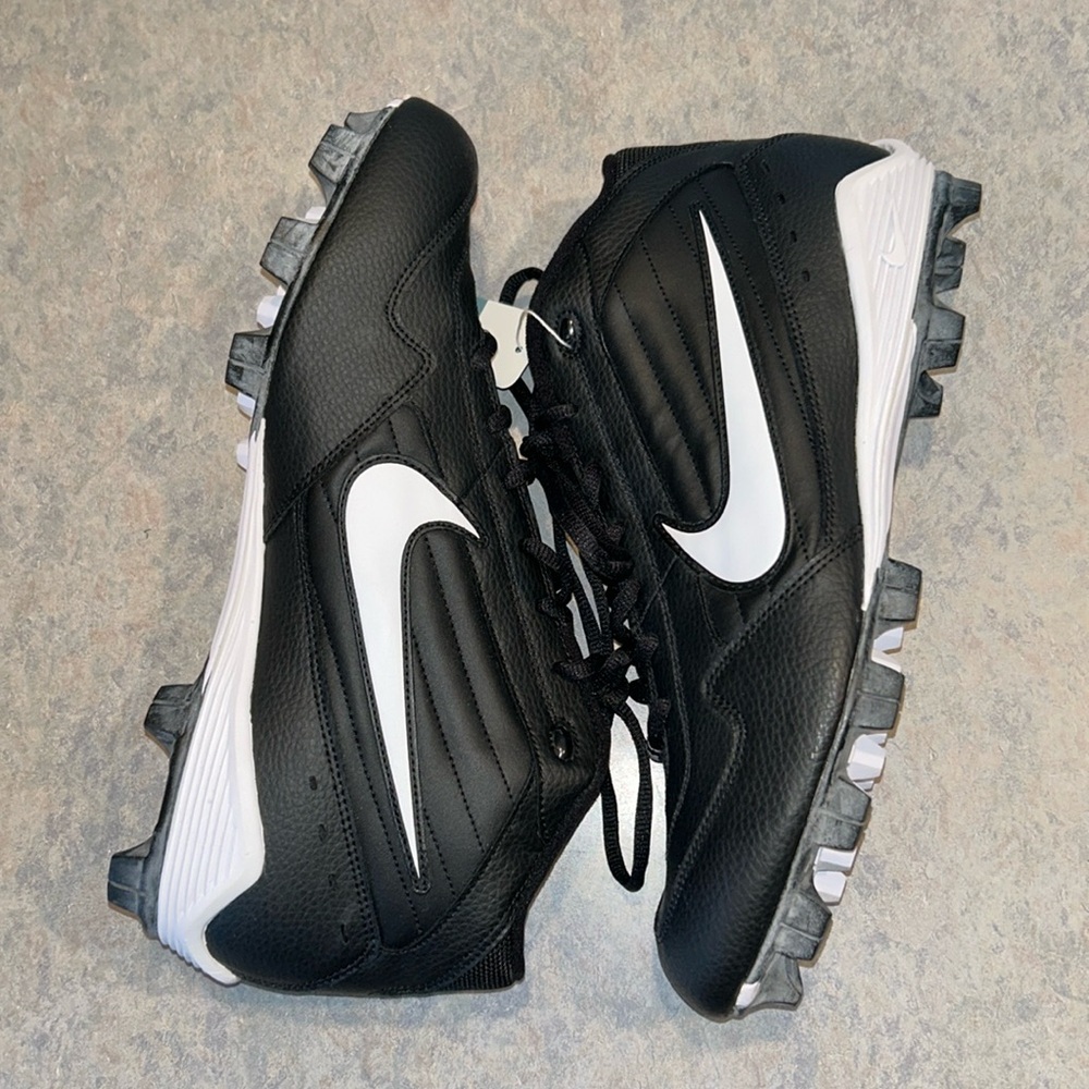 New with tags, Nike plastic cleat athletic shoes